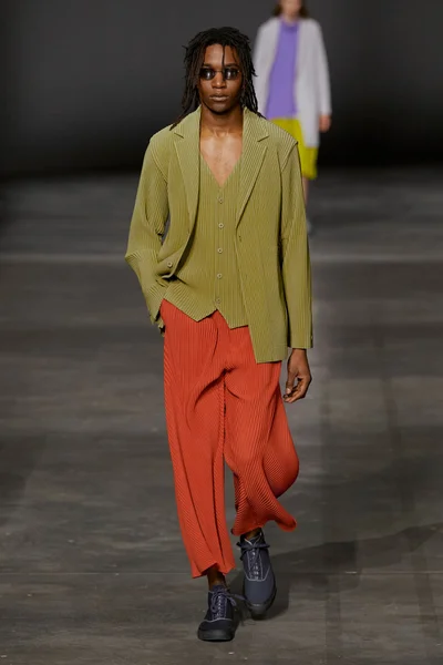 Look 8